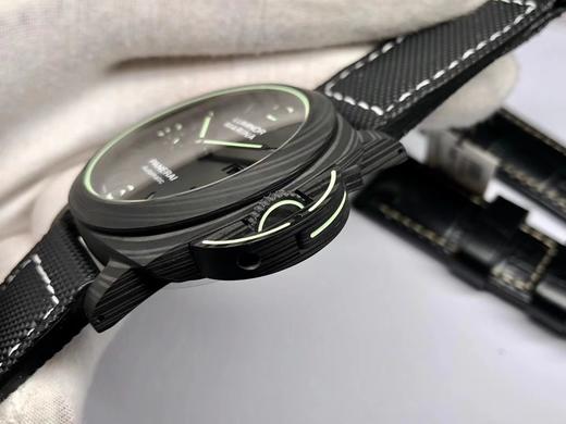 VS2020新品:PAM1118 VS沛 纳海 42MM碳纤维 正在火爆预售中！（预售期间赠送表带一副）致敬经典传奇夜光，全新夜光设计，颠覆传统，传承经典！不拘一格的创新突破，为独具个性的你而来！ 商品图5