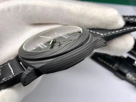 VS2020新品:PAM1118 VS沛 纳海 42MM碳纤维 正在火爆预售中！（预售期间赠送表带一副）致敬经典传奇夜光，全新夜光设计，颠覆传统，传承经典！不拘一格的创新突破，为独具个性的你而来！ 商品图7