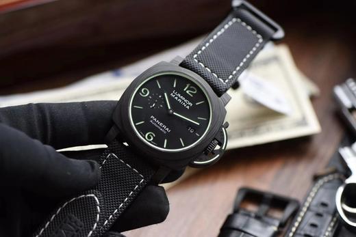 VS2020新品:PAM1118 VS沛 纳海 42MM碳纤维 正在火爆预售中！（预售期间赠送表带一副）致敬经典传奇夜光，全新夜光设计，颠覆传统，传承经典！不拘一格的创新突破，为独具个性的你而来！ 商品图14