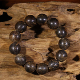 BC.8.25-1   马尼涝沉水手串-47g