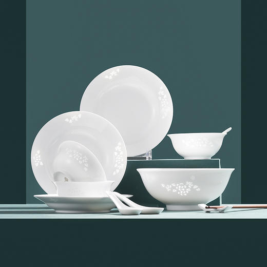 玉牡丹素玲珑餐具套装（16件装），掌柜推荐，景德镇玲珑瓷，手工镂雕，中式餐具之美 商品图0