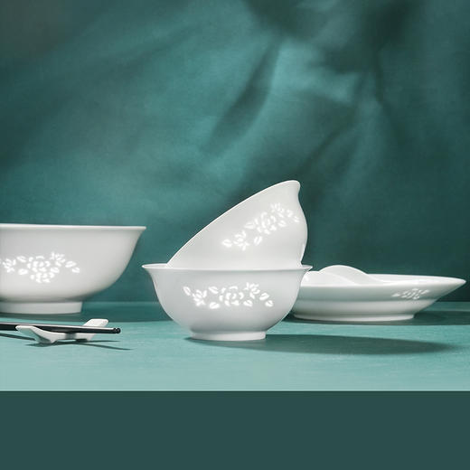 玉牡丹素玲珑餐具套装（16件装），掌柜推荐，景德镇玲珑瓷，手工镂雕，中式餐具之美 商品图2