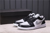 乔丹/Air Jordan aj1 AJ1 乔丹1代 乔1 乔1低帮系列 Air Jordan 1 Low “Light Smoke Grey” 货号：553558-039 乔1低帮灰黑脚趾 商品缩略图1