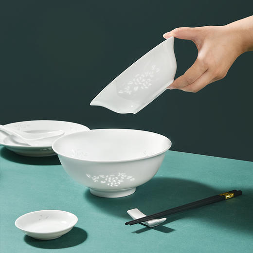 玉牡丹素玲珑餐具套装（16件装），掌柜推荐，景德镇玲珑瓷，手工镂雕，中式餐具之美 商品图3