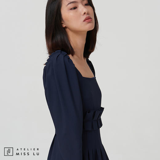 【宝藏ONE PIECE】藏青色压褶方领设计感连衣裙 商品图0