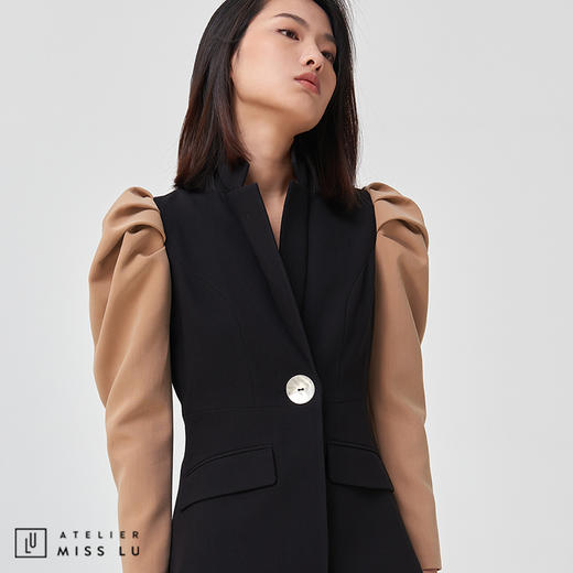 【不落俗“套”】拼色廓形袖修身西装外套 商品图3