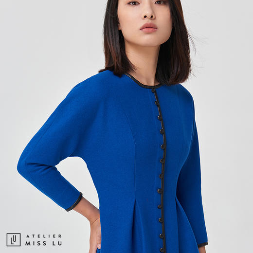 【复古迷情】复古宝蓝羊毛收腰皮边排扣连衣裙 商品图2