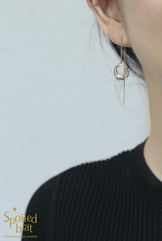 spoiledbrat jewelry巴洛克灰珍珠耳线 商品图3