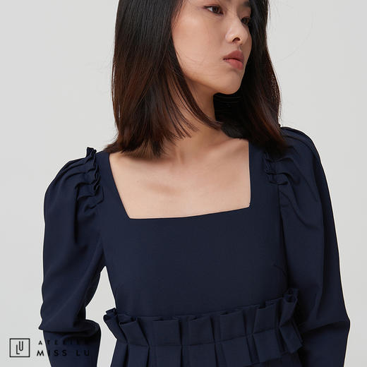 【宝藏ONE PIECE】藏青色压褶方领设计感连衣裙 商品图3