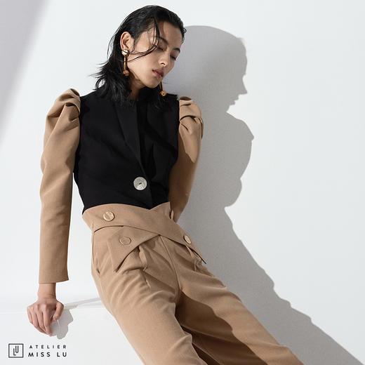 【不落俗“套”】拼色廓形袖修身西装外套 商品图0