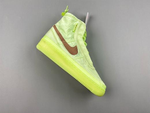 人气网红林露露同款 韩国之旅 时尚穿搭 Nike Air Force 1 Shell WMNS 荧光绿是专为女生打造的帅气空军机能新品鞋身采用保暖 商品图6