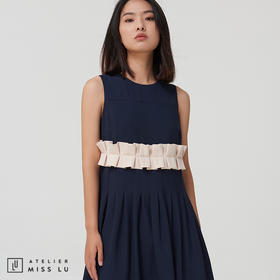 【初秋小可爱】藏青拼奶白无袖压褶娃娃连身裙