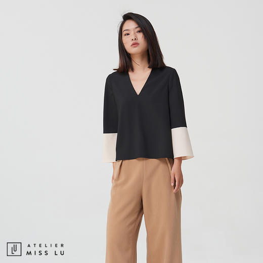 AtelierMissLu-【LESS IS MORE】 黑白拼色简洁款V领上衣 商品图2