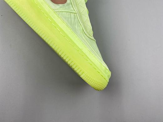 人气网红林露露同款 韩国之旅 时尚穿搭 Nike Air Force 1 Shell WMNS 荧光绿是专为女生打造的帅气空军机能新品鞋身采用保暖 商品图2