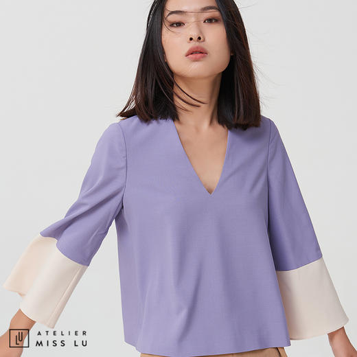 AtelierMissLu-【LESS IS MORE】 香芋紫拼色简洁款V领上衣 商品图0