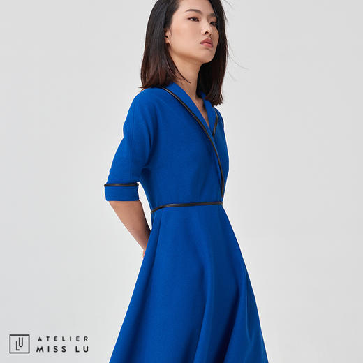 【复古迷情】复古宝蓝羊毛V领皮边设计收腰 商品图2