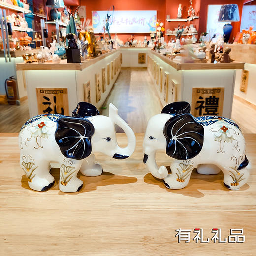 手彩青花 象地中海花型 新中式电视柜酒柜客厅玄关家居装饰品工艺品摆件 时尚 精美 大象 摆件 商品图4