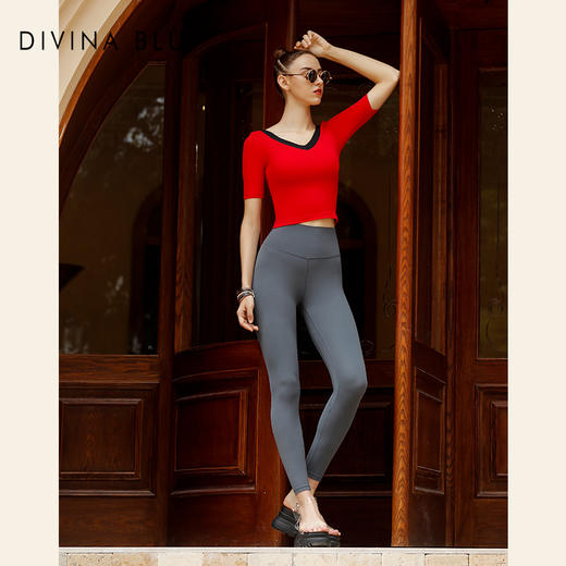 DIVINA | 2020秋冬款巴黎裸感短袖03-018 商品图0