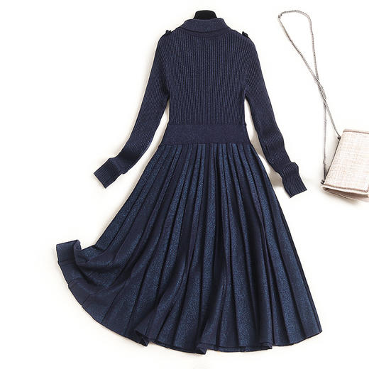 精品女装针织连衣裙2020秋季新品插肩袖珍珠扣装饰a字裙15542