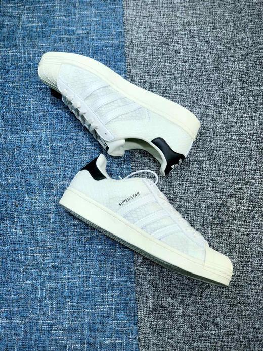 白蛇 这个配色是变色龙 可以吸热变色（在灯光下就可以） adidas Superstar 贝壳头系列诞生 50 周年 商品图1