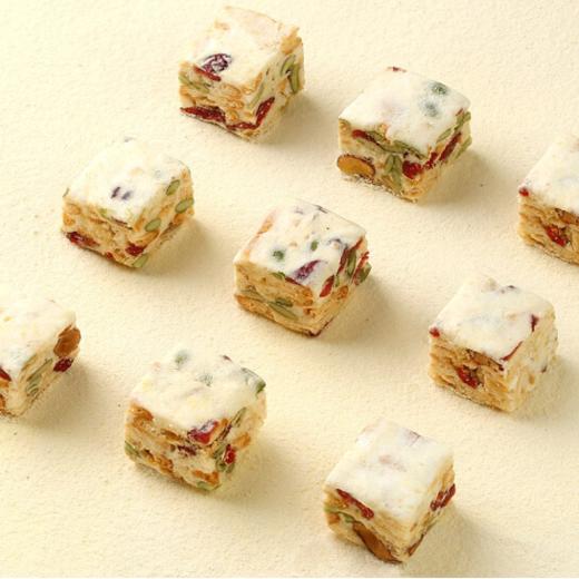 百草味雪花酥200g 网红零食糕点心牛扎奶芙沙琪玛牛轧糖mj