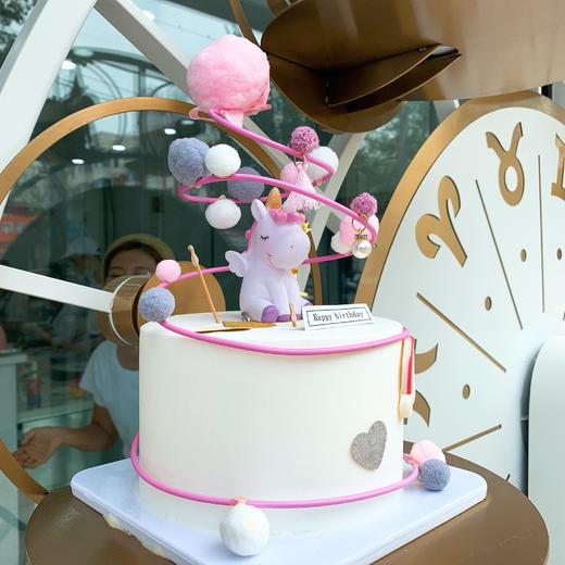 旋转梦马（进口淡奶油＋新鲜水果）（提前3小时预订） 商品图0