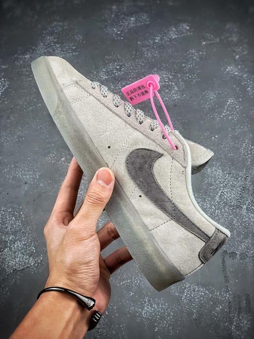 主题系列联名 卫冕冠军新作 Nike Blazer Low x Reigning Champ 2.0 灰麂皮打造 后跟3M反光设计再一次将开拓者加入卫冕冠军 商品图2