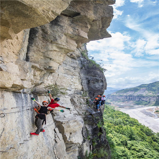 【南川双晒 提前1天电话预约使用】金佛山飞拉达中级道双人套票
