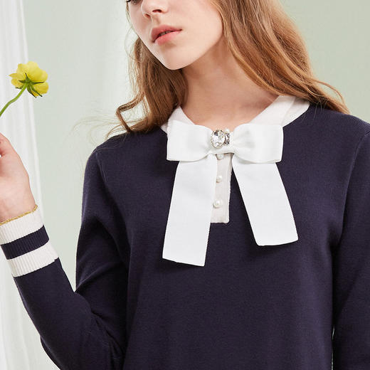 欧芮儿春装新显瘦蝴蝶结系带长袖针织连衣裙女中长款 商品图3