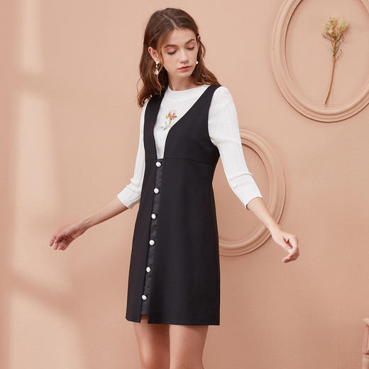 欧芮儿 女外穿无袖连衣裙女中长款百搭修身V领A字裙 商品图1