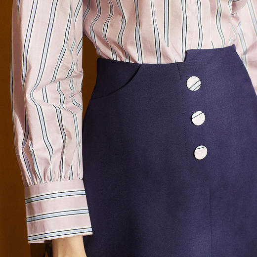 欧芮儿 新品收腰百搭ol风a字裙女不规则半身裙女短裙 商品图3