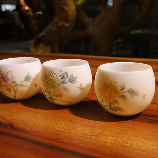 手绘描金主人杯