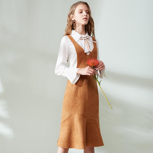 欧芮儿女装荷叶边麂皮绒无袖V领背带连衣裙女中长款 商品图1