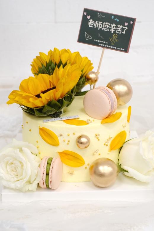 2020教师节：向日葵6寸加高戚风蛋糕，4层戚风胚+3层夹心，夹心默认火芒，其他请备注！均配送贺卡、蜡烛 商品图1