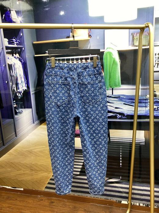 点此购买 LV男女款涂鸦满印老花直筒牛仔裤 莲157098 商品图2