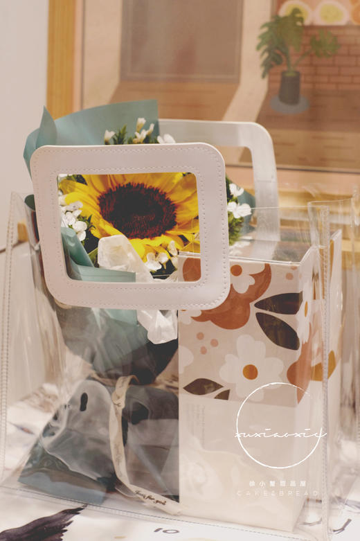 2020教师节：向日葵月饼礼袋，3颗奶黄流心月饼+3颗雪媚娘流心月饼+一束向日葵花 商品图5