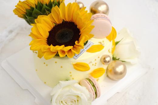 2020教师节：向日葵6寸加高戚风蛋糕，4层戚风胚+3层夹心，夹心默认火芒，其他请备注！均配送贺卡、蜡烛 商品图0