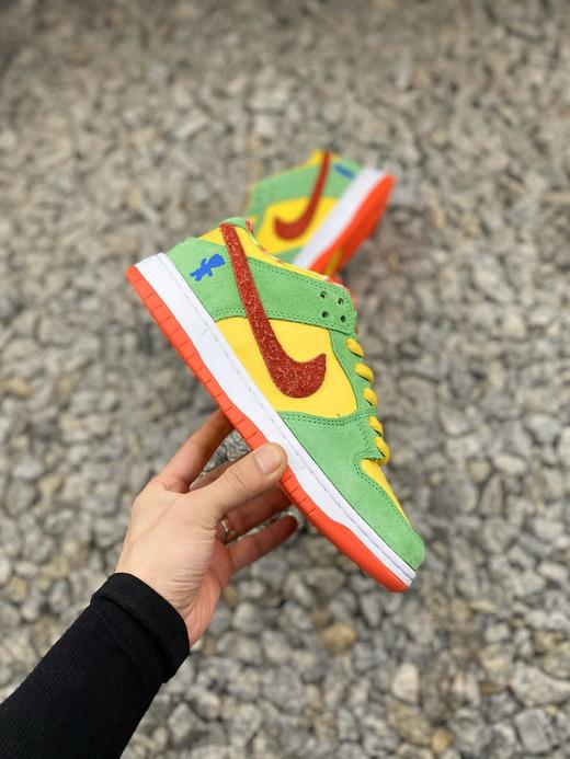 传统塔防游戏联名《Sour Patch Kids:糖果防御》 x Nike SB Dunk Low扣篮系列低帮休闲运动滑板板鞋“糖果防御” 商品图2