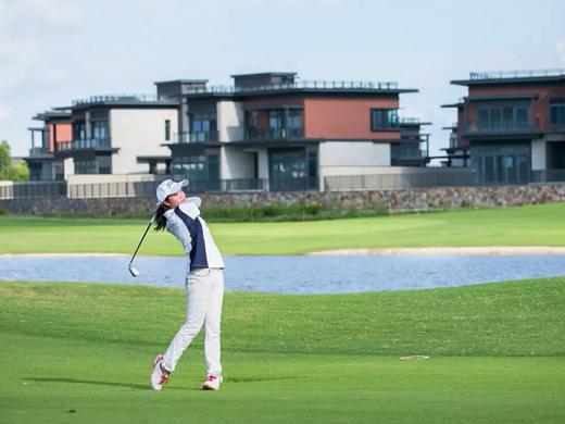 高尔夫运动#亲近自然的高品质体验#仅限每周日16:00~18:00＃一人一票＃满5人即可开启体验活动 商品图0