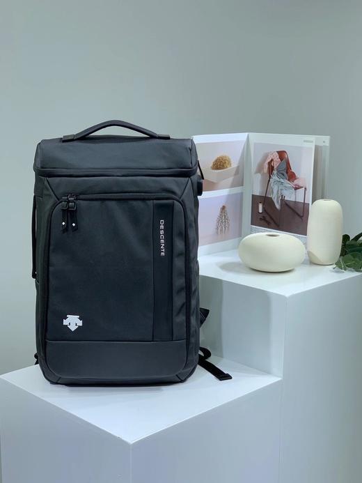 点此购买 迪桑特男女运动双肩包 十一157160 商品图6