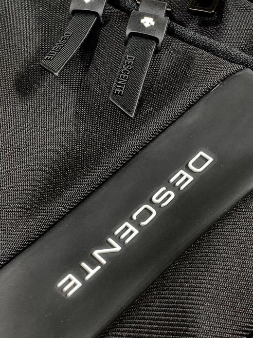 点此购买 迪桑特男女运动双肩包 十一157160 商品图13