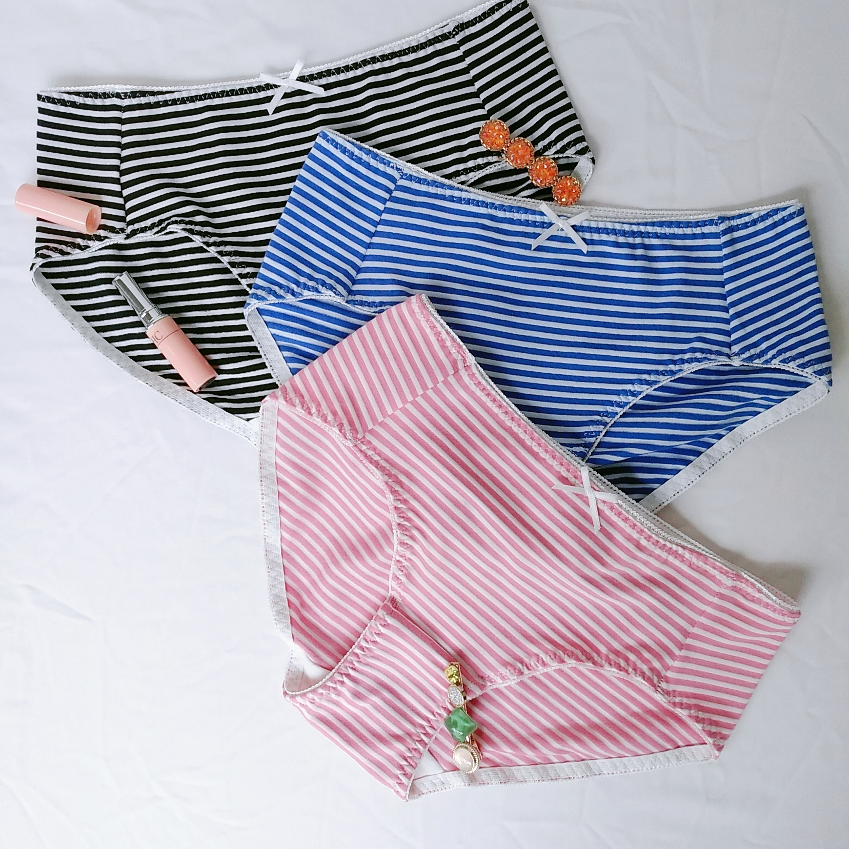 （特价）83029女生吸湿排汗三角短裤（三枚组）