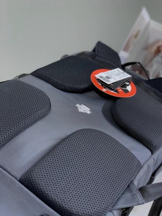 点此购买 迪桑特男女运动双肩包 十一157160 商品图8