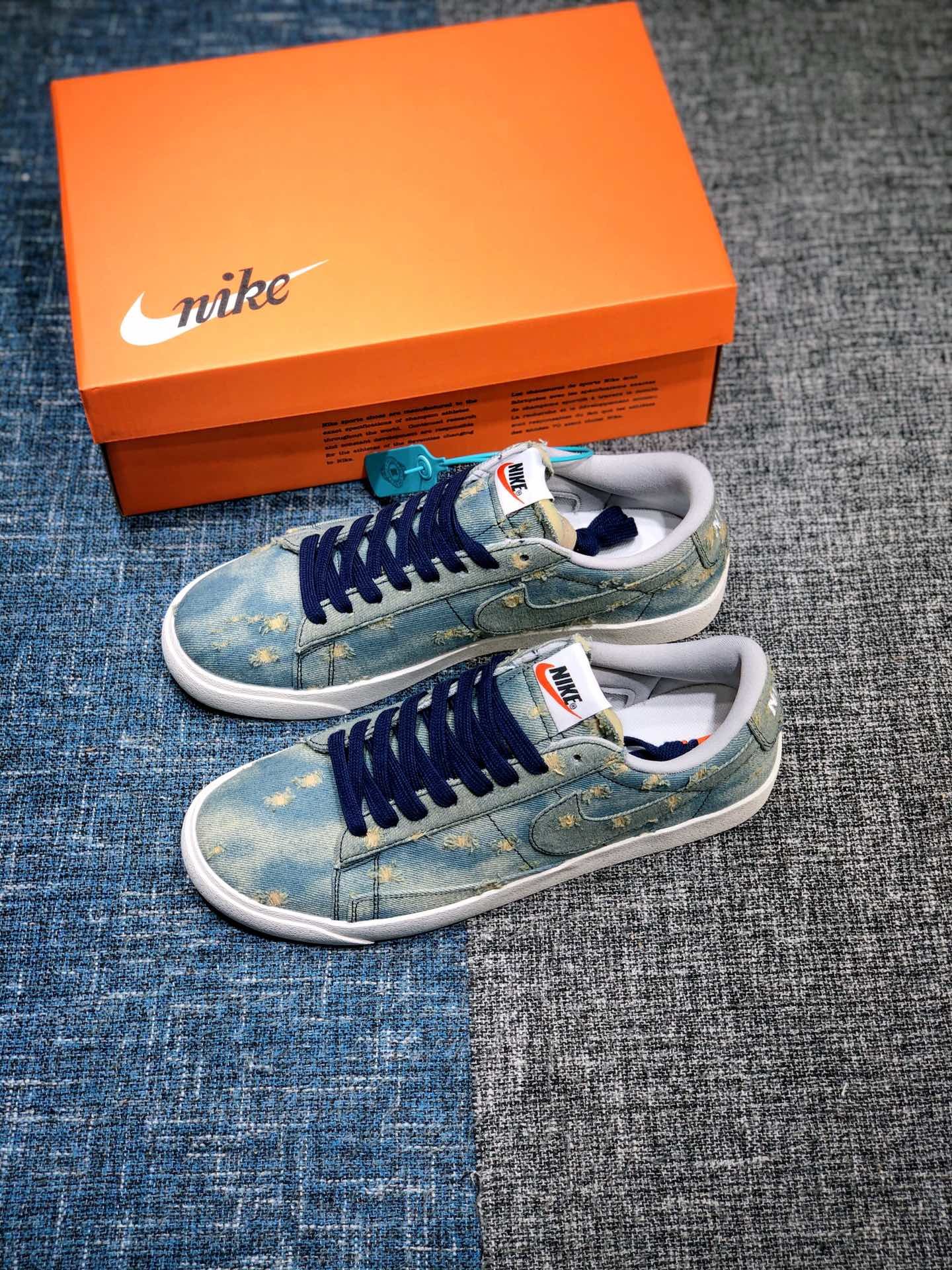 Nike Blazer Mid x Levi's Strauss 开拓者破洞牛仔 低帮百搭休闲运动板鞋。