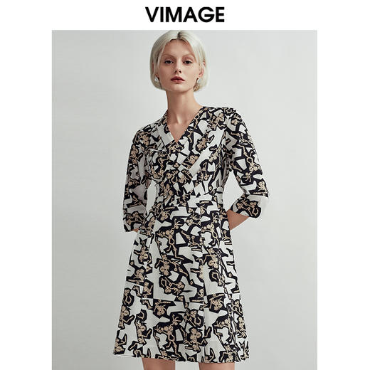 VIMAGE纬漫纪个性洋气印花V领收腰显瘦五分袖连衣裙V03070094 商品图1