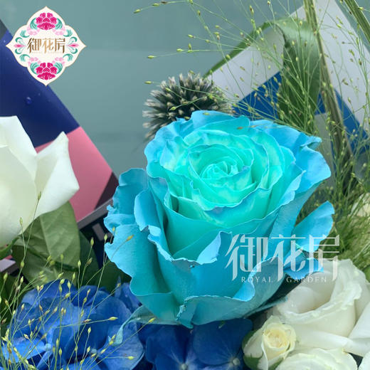 蓝色梦境 · 鲜花花束 商品图1