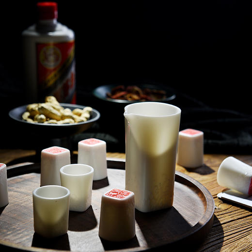 C-XZ-0001 一团和气 羊脂玉瓷 套三方尊酒具一壶两杯 商品图2