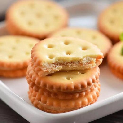 麦芽饼干咸蛋黄夹心8袋108g现做网红日式小圆点零食包邮 商品图1