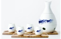 亮光白瓷釉上青花八骏马