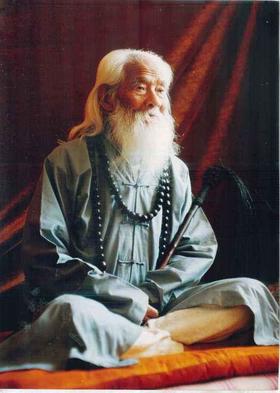 视频：老人死后被装入缸中，数年后竟变成干尸